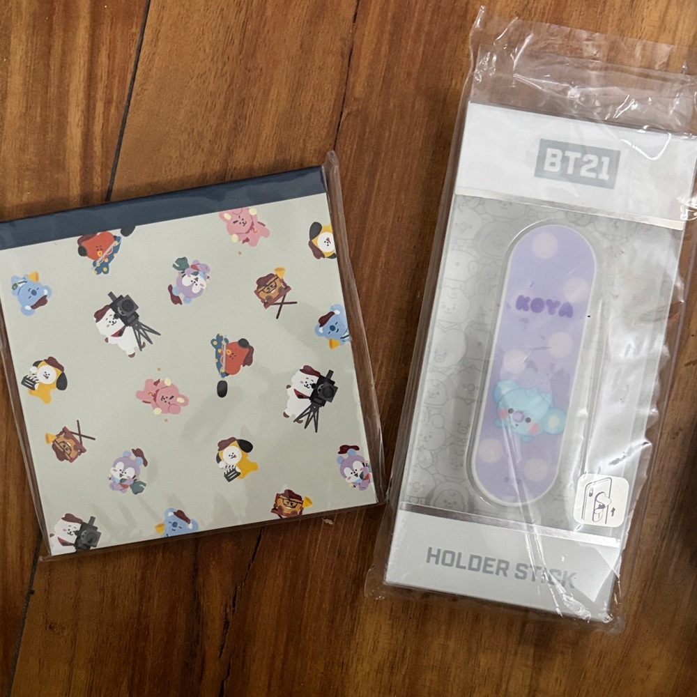 BT21 Koya Holder Stick and BT21 Notepad